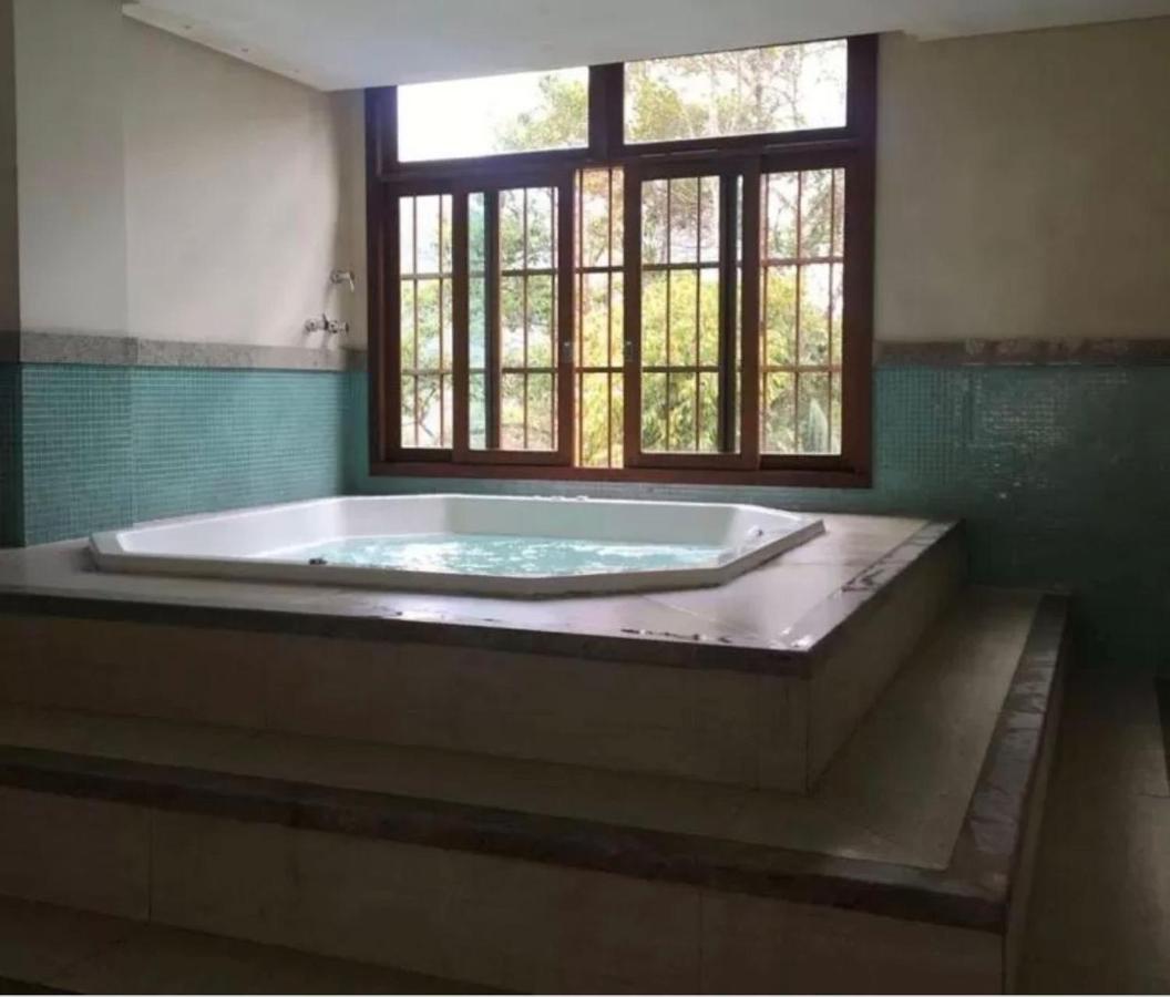 Quarto Inteiro, Condominio Vista Azul, Pedra Azul دومينغوس مارتينز المظهر الخارجي الصورة